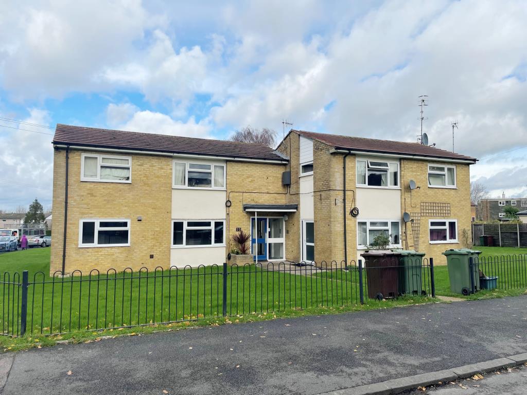 Lot: 9 - WELL-PRESENTED GROUND FLOOR FLAT -